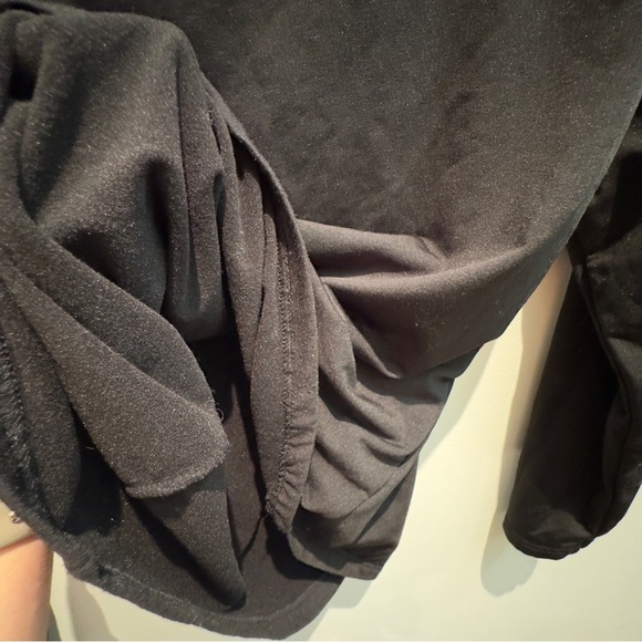 Therma John Black Long Sleeve Top Size Medium - Picture 4 of 4